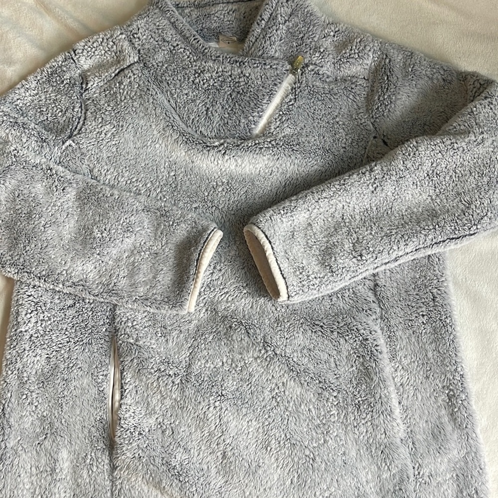 Fluffy pull over sherpa